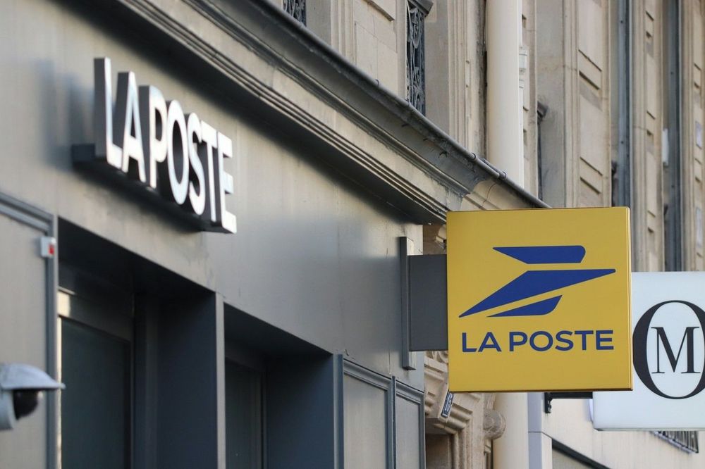 États-Unis : La Poste contrainte de suspendre ses envois à cause des droits de douane | So Busy Girls