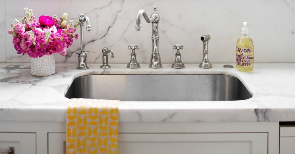 L'astuce toute simple et totalement naturelle pour déboucher un évier ou un lavabo sans plombier | So Busy Girls