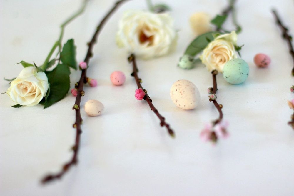 10 idées de décoration DIY pour une table de Pâques féérique | So Busy Girls