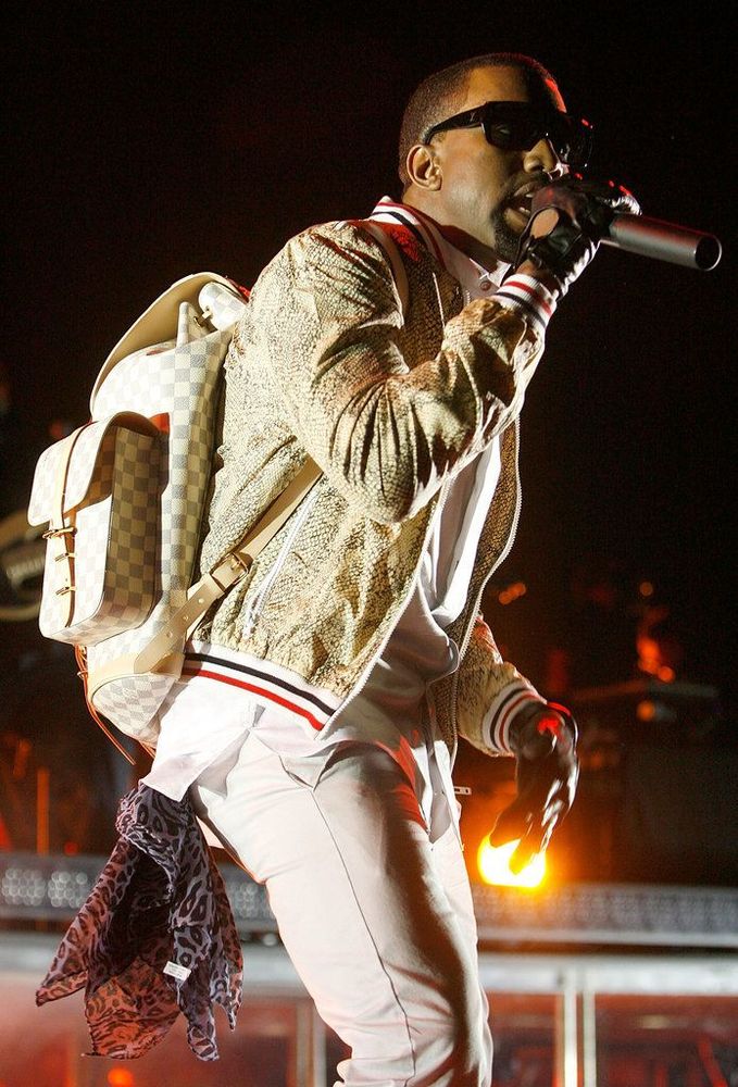 En 2013, la marque Louis Vuitton a été mentionnée 19 fois dans les chansons de Kanye West | So Busy Girls