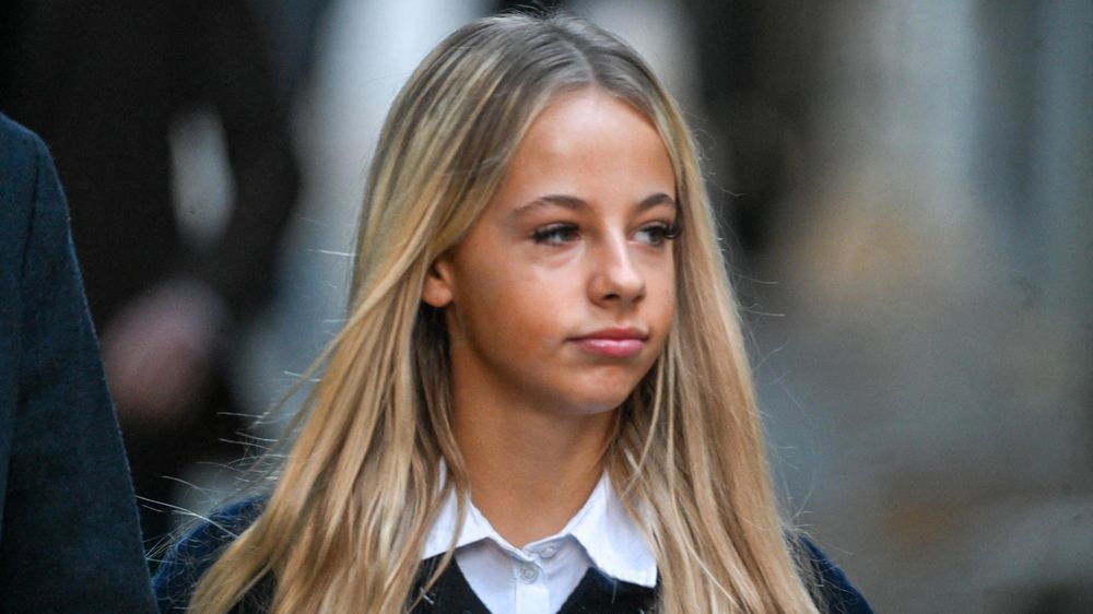 "Un prisonié" : Giulia Sarkozy au cœur d’un buzz inattendu après son gâteau d’encouragement à son père | So Busy Girls