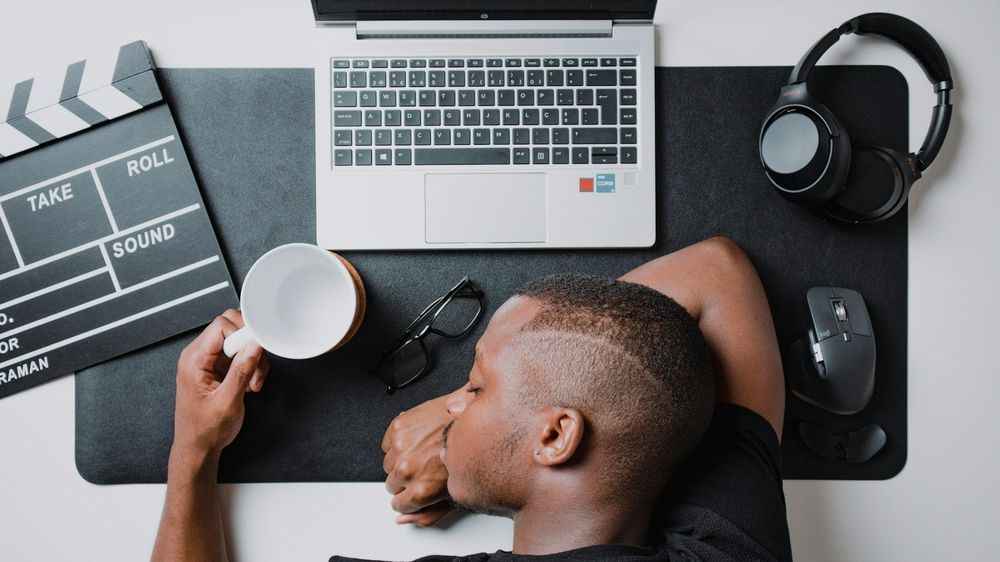 Ce que ce lundi 19 janvier révèle sur notre rapport à la fatigue et au temps qui passe | So Busy Girls