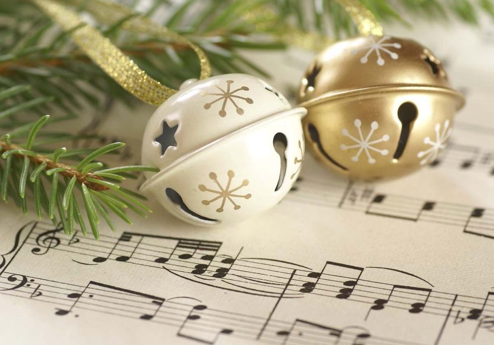 La playlist des 45 chansons de Noël (et toutes les dernières reprises inédites) à écouter pendant les fêtes | So Busy Girls