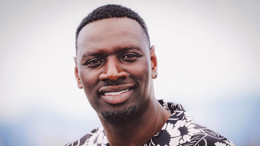 Omar Sy aperçu dans Paris avec son American Staff : les images qui interpellent | So Busy Girls