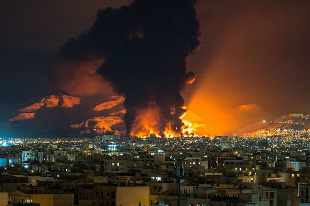 « Réduites en cendres » : la menace radicale de l’Iran contre les installations pétrolières liées aux États-Unis | So Busy Girls