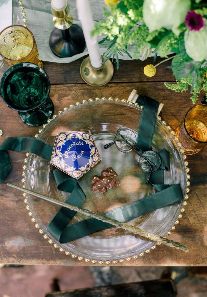 Ce mariage Harry Potter inspiré de la maison Serpentard est tellement réussi que les fans seront séduits | So Busy Girls