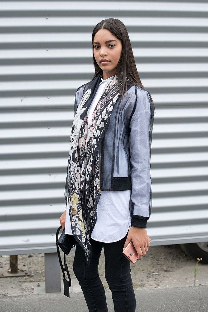Sous une veste transparente | So Busy Girls