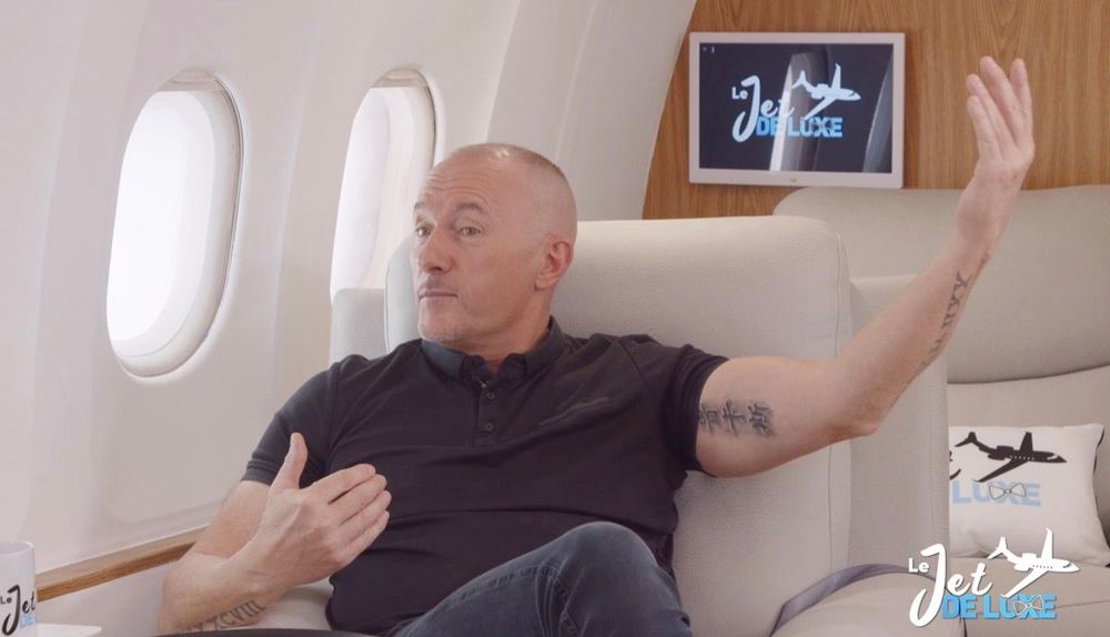 "Je vais te défroquer !" : Pascal Soetens explose de colère chez Jordan de Luxe et menace physiquement l’animateur | So Busy Girls