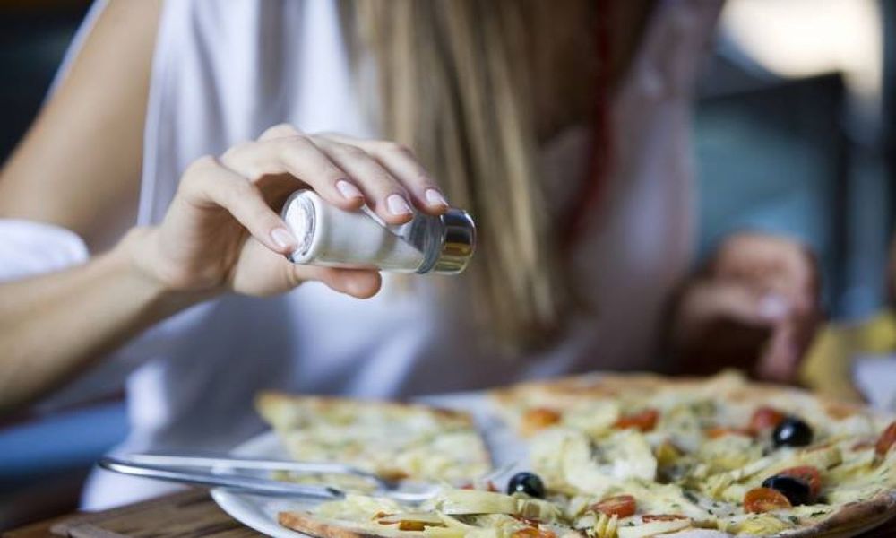 10 choses qui arriveront à votre corps si vous mangez moins de sel | So Busy Girls