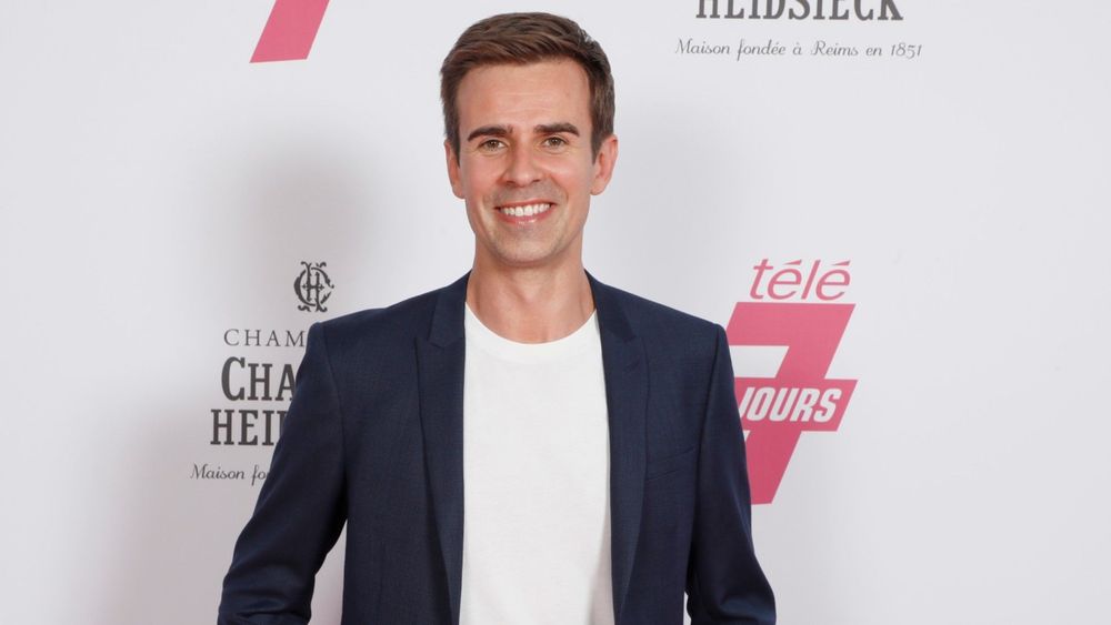 Jean-Baptiste Marteau face à Léa Salamé : ce que la journaliste lui envoie quand il présente le 20 heures | So Busy Girls