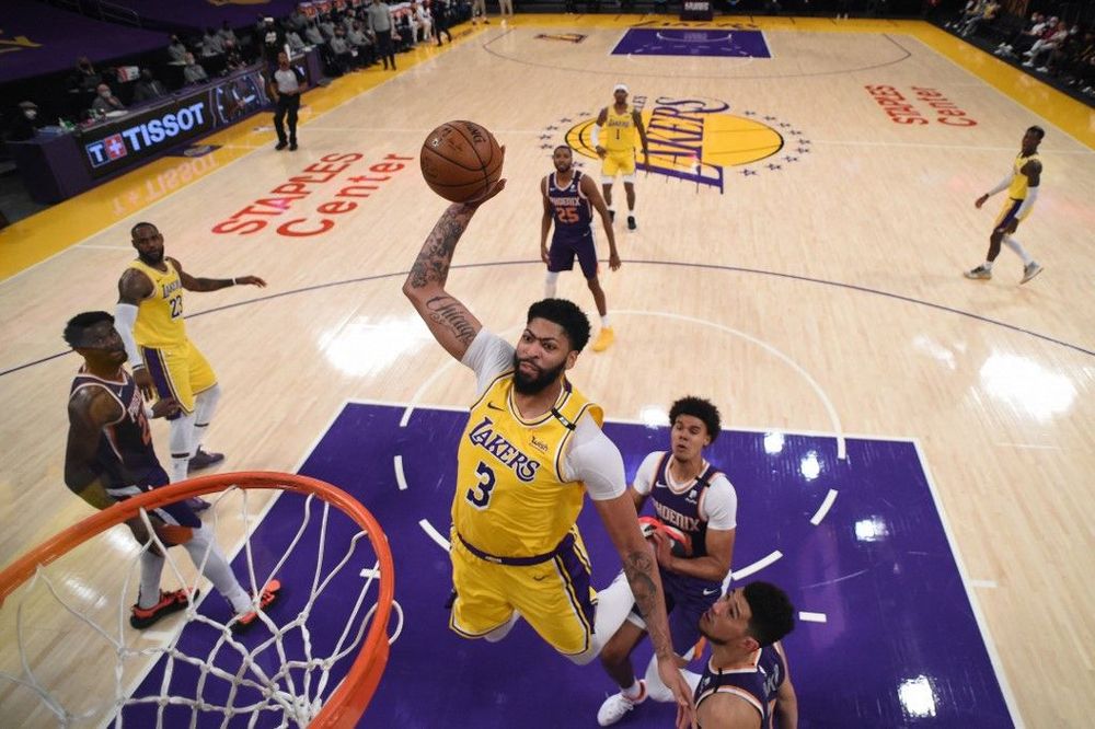 NBA : les Lakers de Los Angeles bientôt vendus pour 10 milliards de dollars et un record historique | So Busy Girls