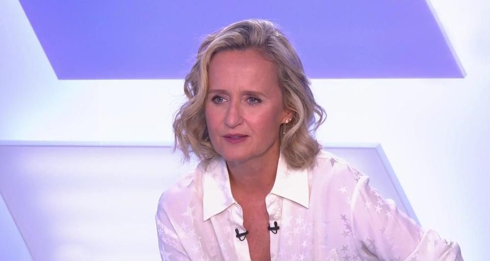 "Ça s’est passé comme ça ?" : la révélation explosive d'Arnaud Montebourg sur François Hollande choque Caroline Roux | So Busy Girls