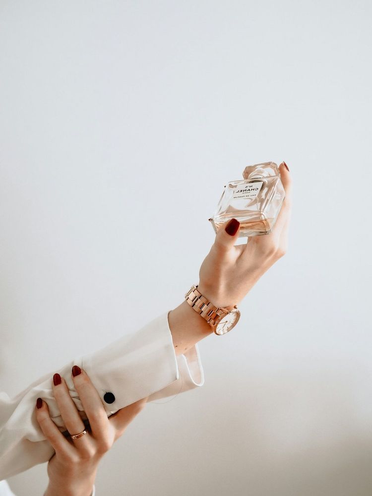 Faites-vous ces 12 erreurs lorsque vous vous parfumez ? | So Busy Girls