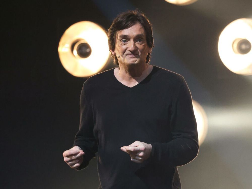 Pierre Palmade accusé de "blagues racistes", ces propos choquants que ce célèbre chanteur des Enfoirés n’a jamais oubliés | So Busy Girls