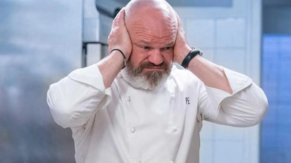 « Je préfère me protéger » : Philippe Etchebest choqué comme jamais dans Cauchemar en cuisine, une première en 14 ans | So Busy Girls