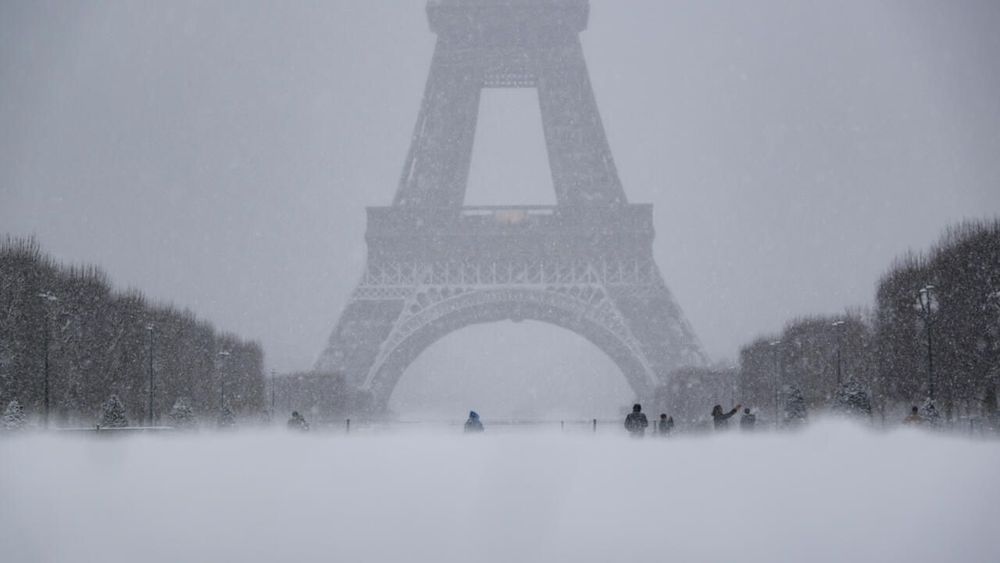 Neige et verglas à Paris : 140 vols cloués au sol, la journée vire au casse-tête pour les voyageurs | So Busy Girls