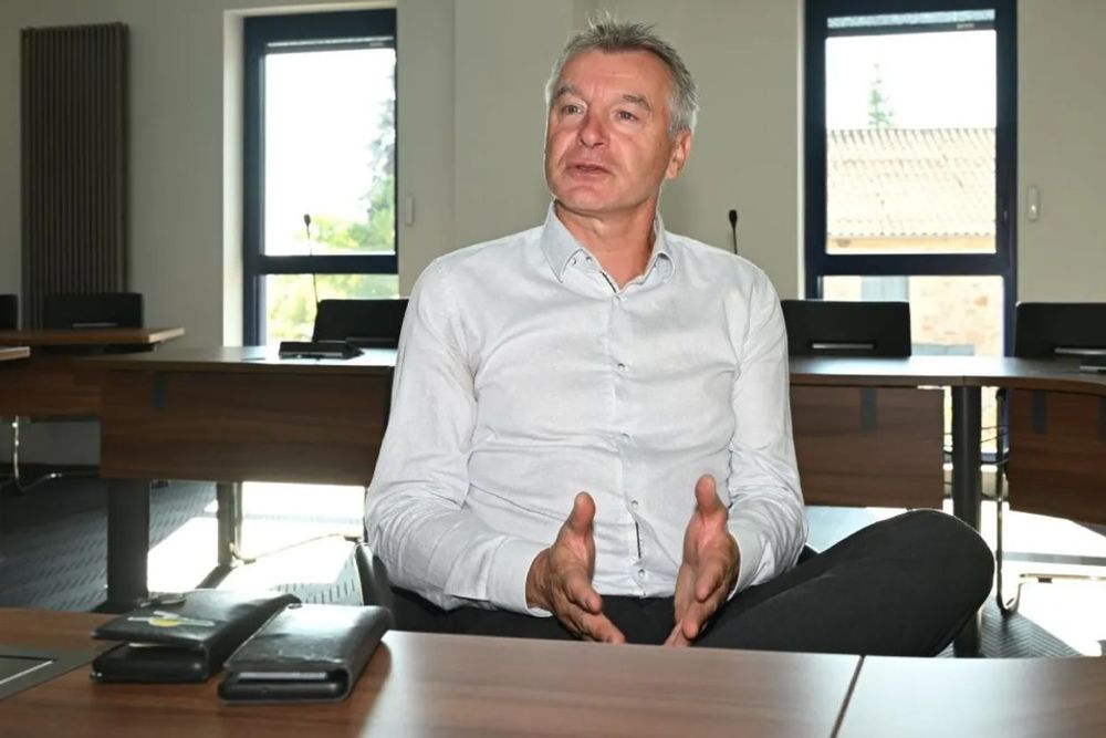 55 voix d’écart seulement malgré une mise en examen pour viols : la réélection de Philippe Janicot sidère Boisseuil | So Busy Girls