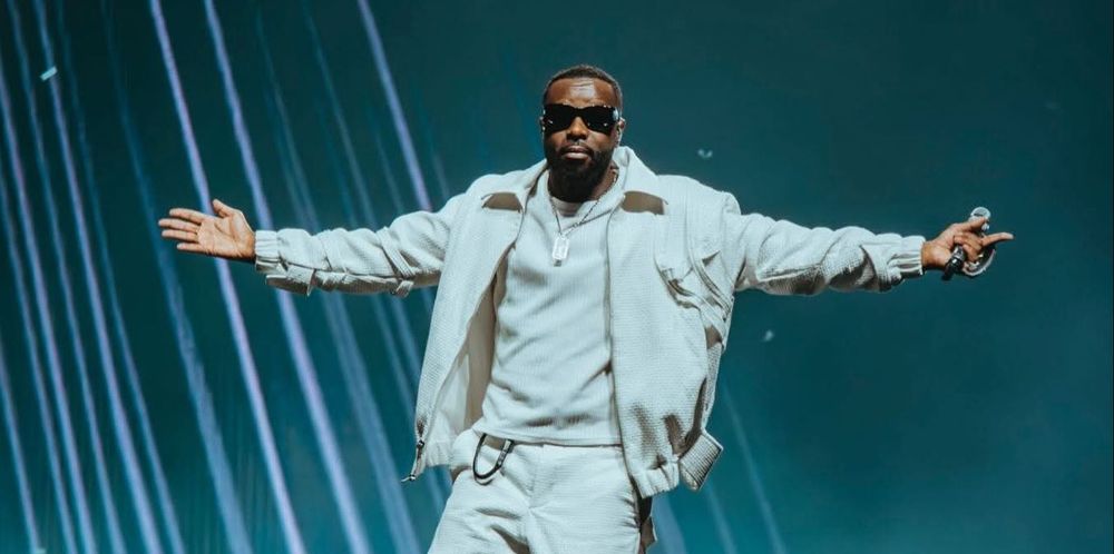 Voici les titres les plus écoutés en France en 2025, et un artiste domine largement le top 10 | So Busy Girls