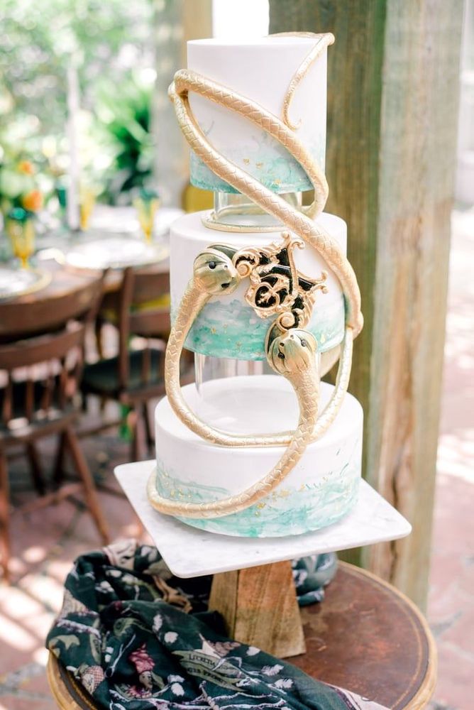 Ce mariage Harry Potter inspiré de la maison Serpentard est tellement réussi que les fans seront séduits | So Busy Girls
