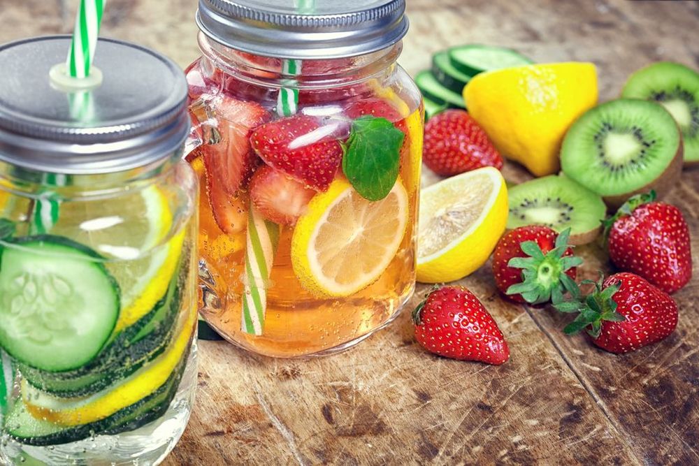 10 astuces simples à suivre pour une detox en douceur | So Busy Girls