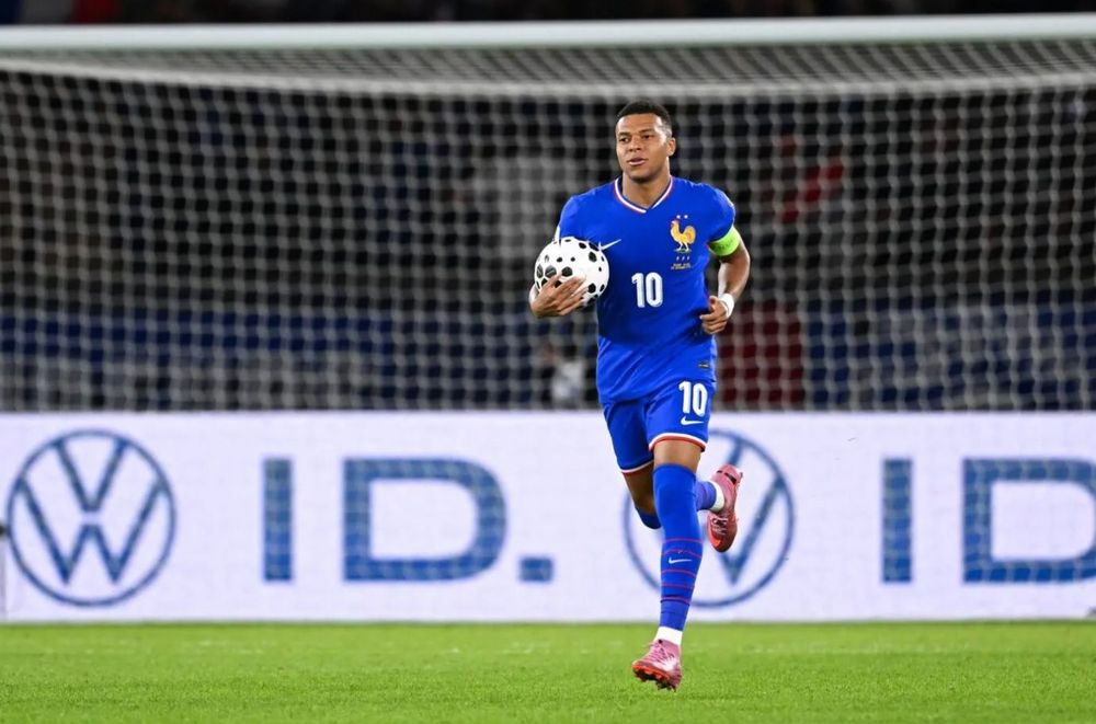 « Je ne conseillerais jamais à mon enfant de mettre les pieds dans le monde du foot » : Kylian Mbappé désabusé malgré ses succès | So Busy Girls