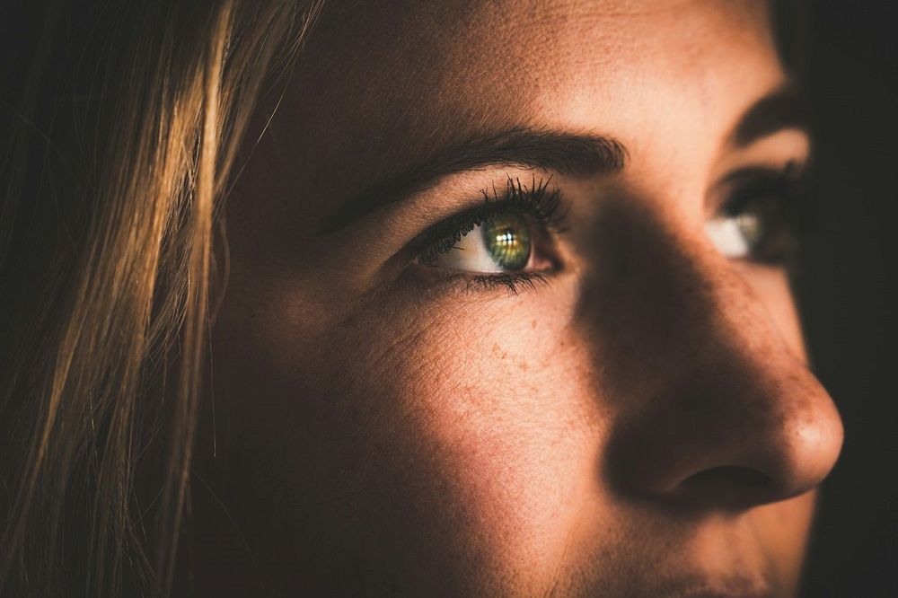 Dites adieu aux taches brunes : le guide ultime pour une peau éclatante ! | So Busy Girls