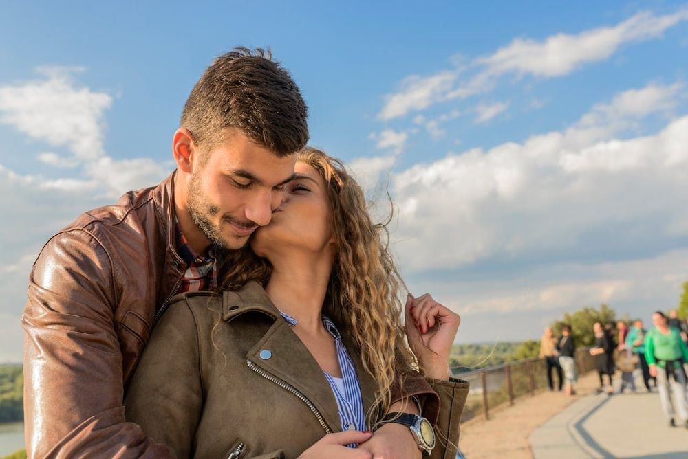 Les signes que vous (ou votre partenaire) êtes trop dépendant au sein de votre couple | So Busy Girls