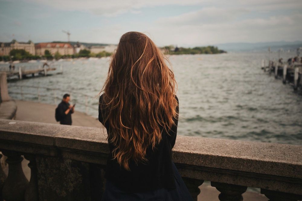 Faire cette cure de vitamines permettrait de ralentir l'apparition des cheveux blancs | So Busy Girls