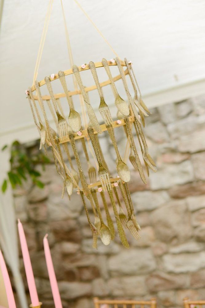 Cette décoration d'anniversaire La Belle et La Bête est tellement réussie que vous voudrez la même | So Busy Girls