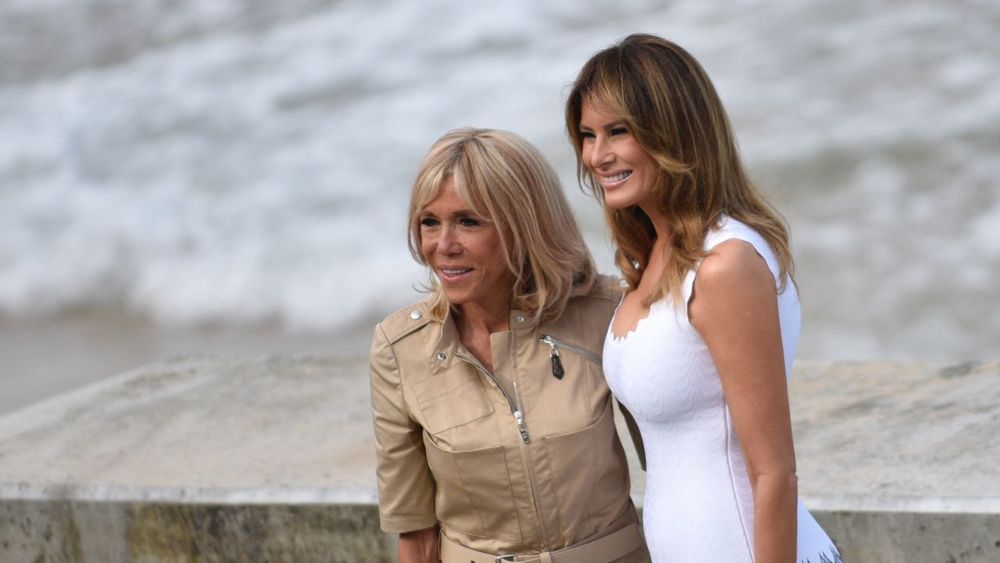 Brigitte Macron et Melania Trump : leur échange complice en 2026 fait oublier un début pour le moins gênant | So Busy Girls