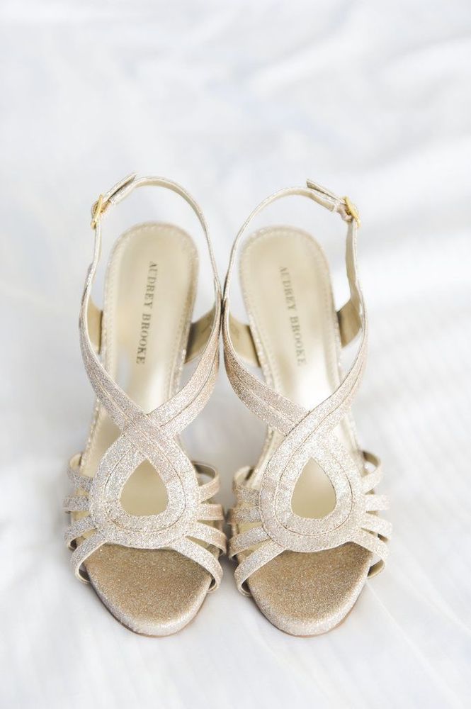 Le shooting photo de ce mariage romantique est vraiment plein de tendresse | So Busy Girls