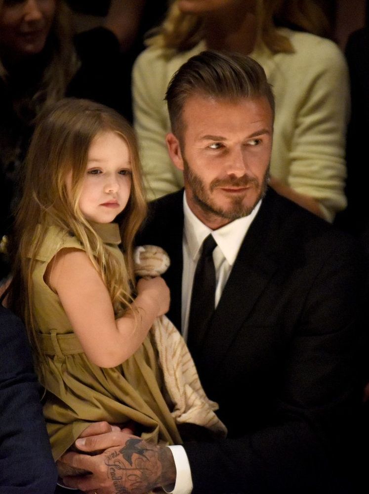 28 photos de papas qui tiennent leur bébé dans leurs bras | So Busy Girls