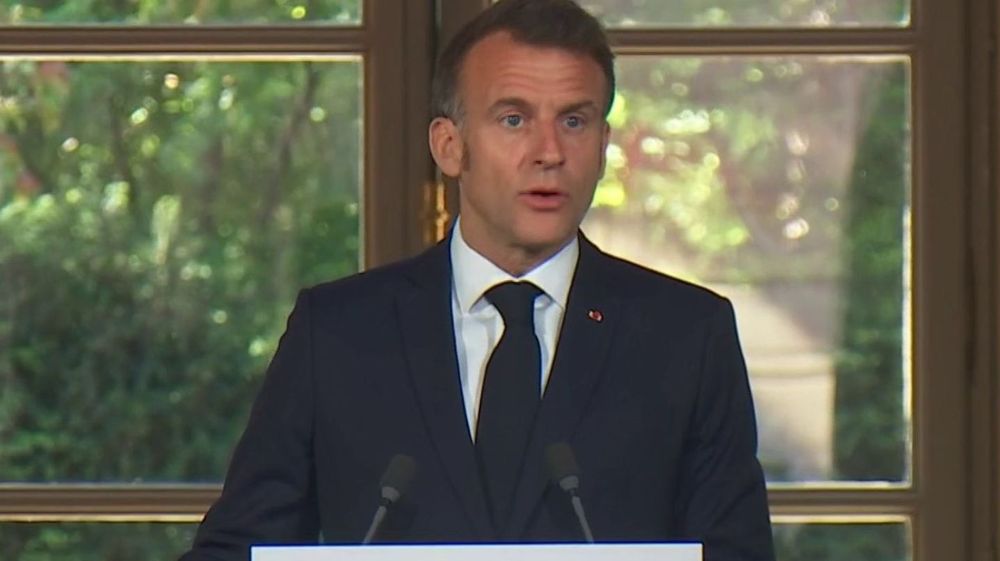 « Ils pensaient ne pas revenir » : Emmanuel Macron évoque ce que les policiers du Bataclan ont vraiment vécu cette nuit-là | So Busy Girls