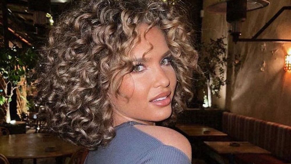 "Je voulais vraiment être là" : Léa Haddad émeut la Star Academy après une naissance prématurée | So Busy Girls