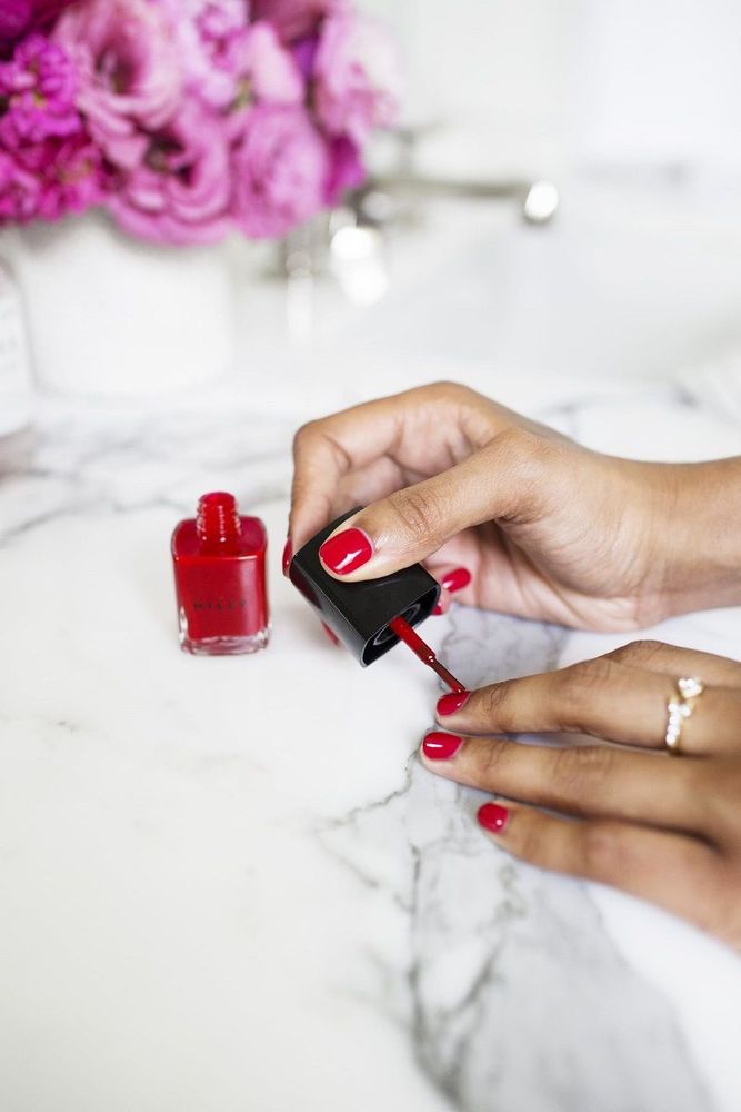 Non, vos ongles n'ont pas besoin de respirer, et 6 autres mythes sur les ongles qu'il faut arrêter de croire | So Busy Girls