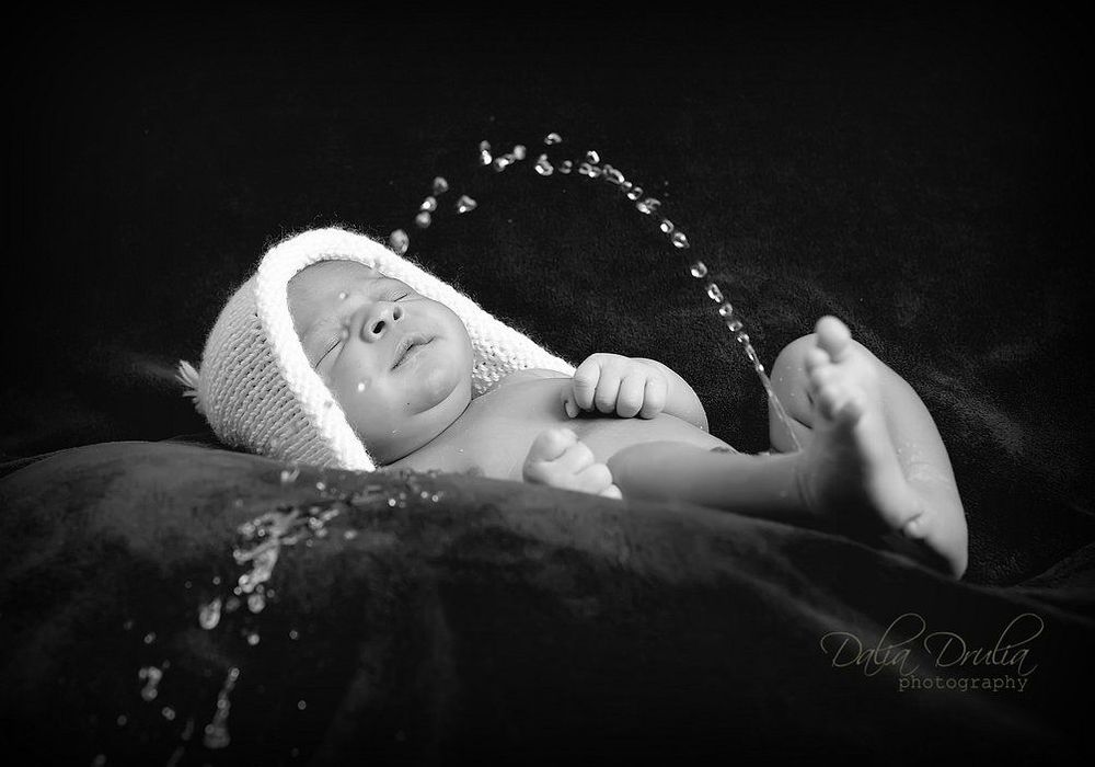 Regardez ces petits accidents rigolos qui rendent ces photos de nouveaux-nés si mignonnes | So Busy Girls