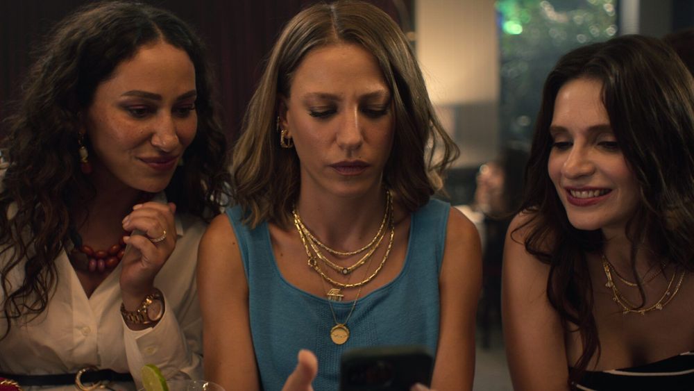 Cette comédie romantique turque qui cartonne sur Netflix revient avec deux nouvelles saisons | So Busy Girls