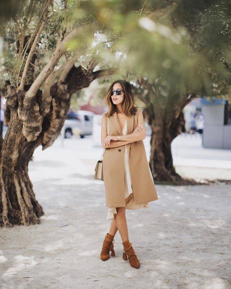 DES BOTTINES EN DAIM ET UNE VESTE LONGUE | So Busy Girls