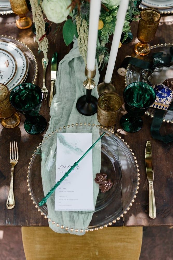 Ce mariage Harry Potter inspiré de la maison Serpentard est tellement réussi que les fans seront séduits | So Busy Girls