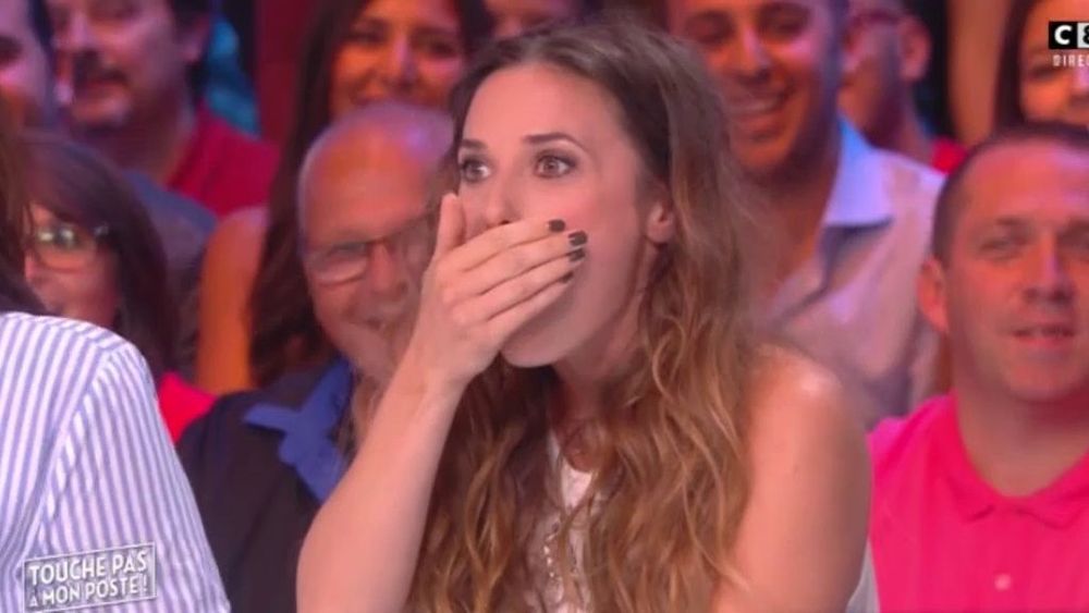 Capucine Anav surprend Cyril Hanouna avec une tenue en latex noir pour une raison inattendue | So Busy Girls