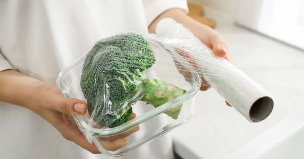 « C'est une horreur, jetez-le » : ce geste quotidien en cuisine est très dangereux pour votre santé | So Busy Girls