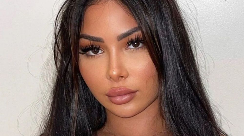 Maeva Ghennam bloquée à Dubaï : la vérité derrière son "travel ban" qui l’empêche de rentrer en France | So Busy Girls