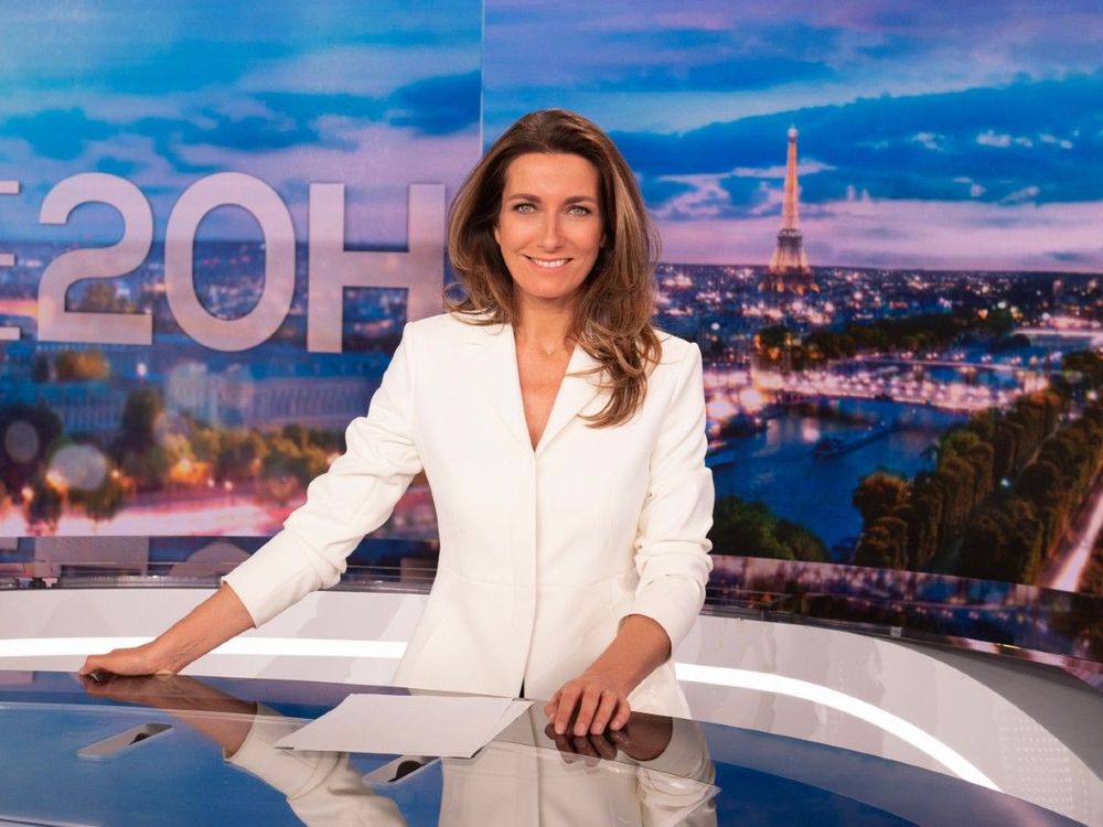 Anne-Claire Coudray émue en plein JT : ce message passé presque inaperçu qui a touché les fidèles de TF1 | So Busy Girls