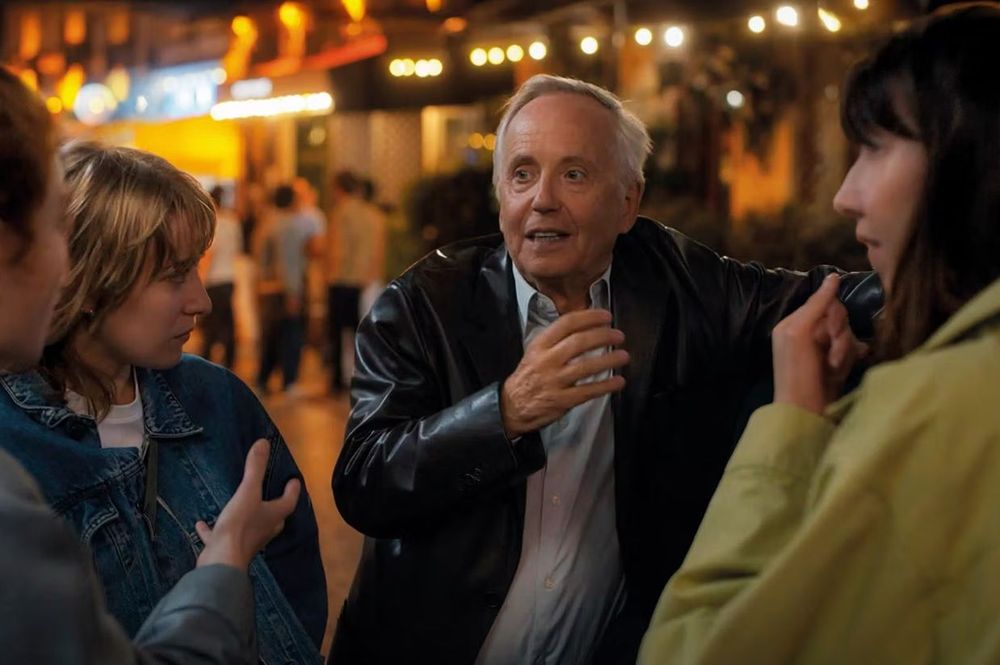 Le “pas de souci” qui rend Fabrice Luchini fou : sa scène hilarante du diabolo menthe fait exploser de rire RTL | So Busy Girls