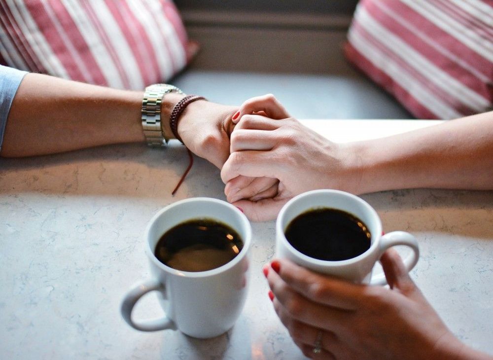Pourquoi de plus en plus de couples choisissent de ne pas vivre ensemble | So Busy Girls