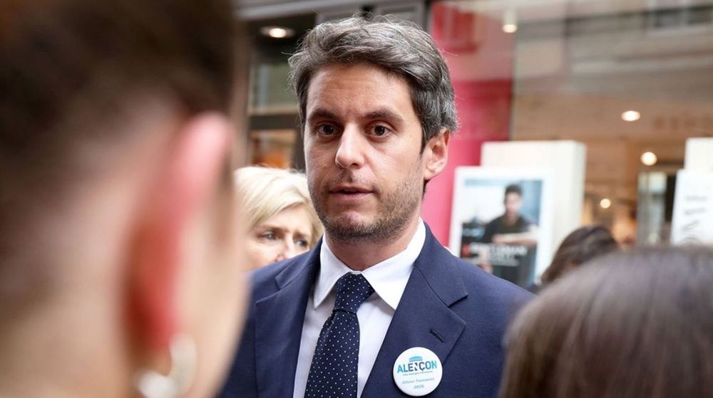 Gabriel Attal : cette image pleine de tendresse qui relance discrètement les questions sur sa vie privée | So Busy Girls