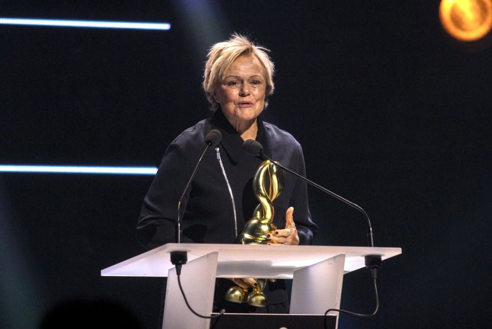 Muriel Robin bouleversée aux Molières : ce moment émouvant qui a marqué toute la cérémonie | So Busy Girls