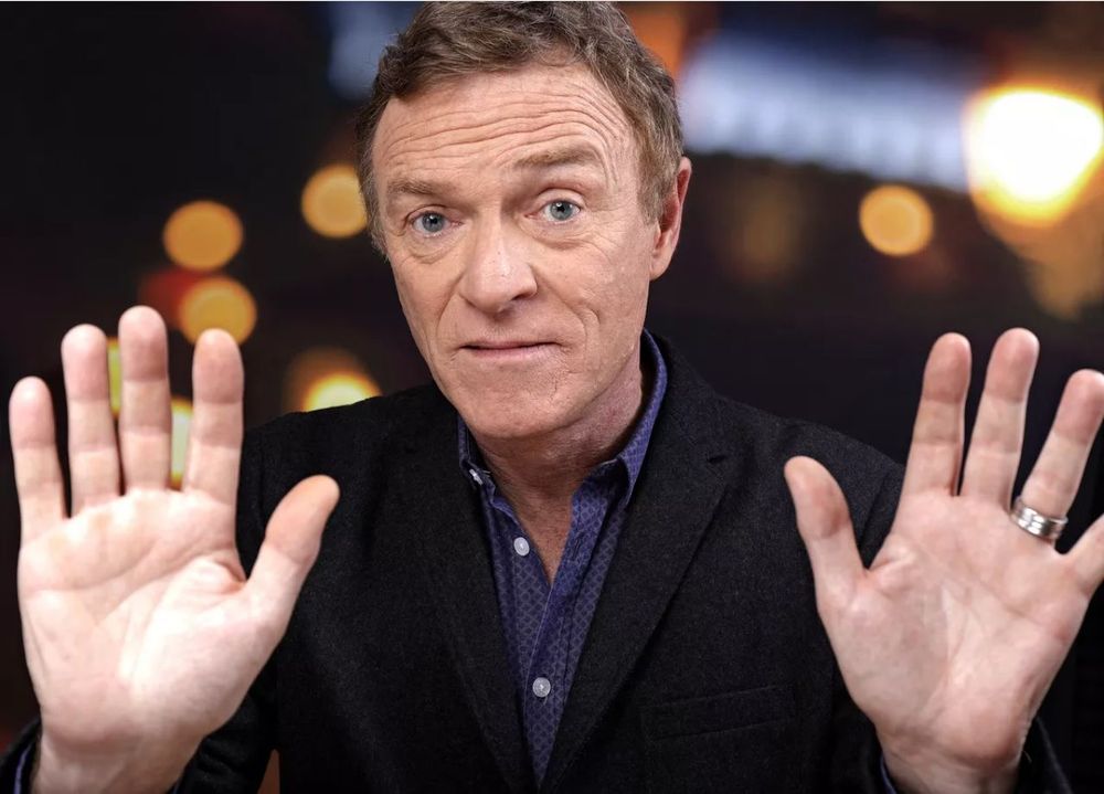 “On vous critique en face” : Christophe Hondelatte dévoile l’envers du décor du 13h de France 2 | So Busy Girls