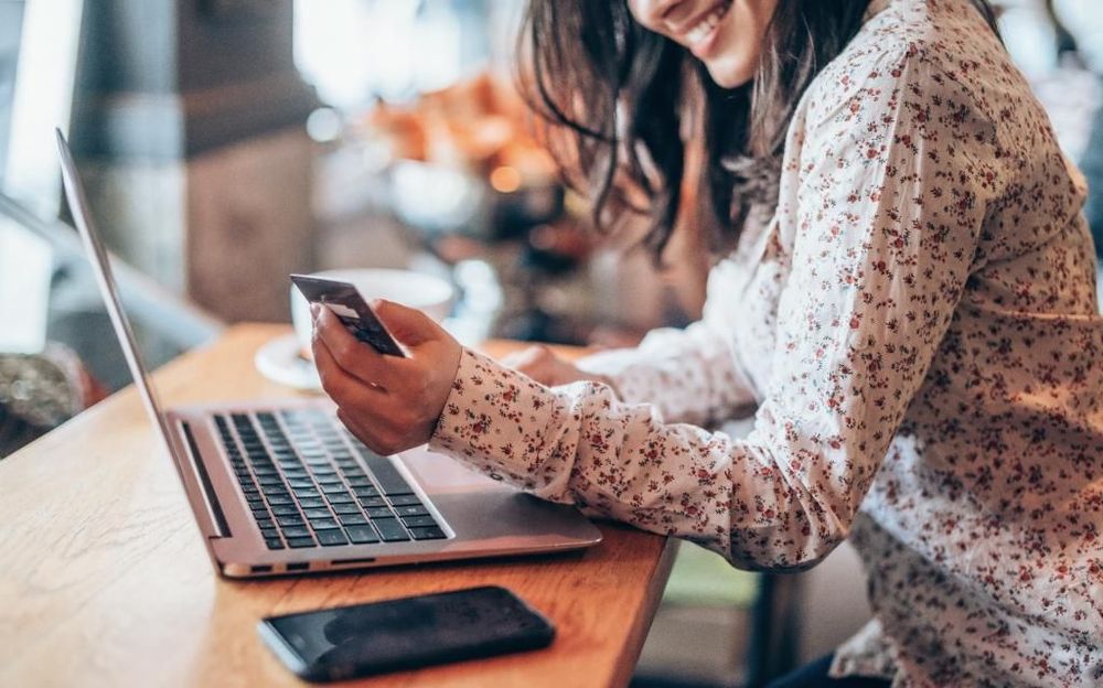 Peut-on faire du shopping en ligne sans risque pendant le confinement ? | So Busy Girls