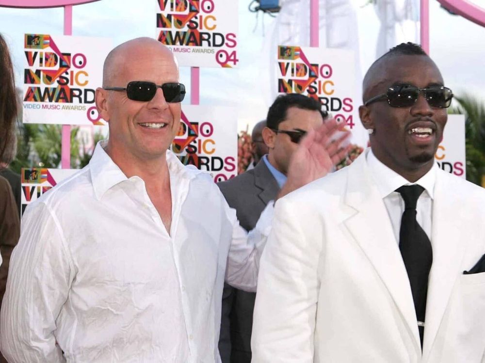 Procès de P.Diddy : pourquoi Bruce Willis est cité dans les messages accablants dévoilés par Cassie | So Busy Girls